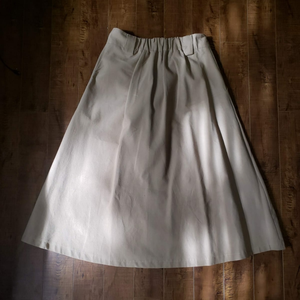 Knee skirt